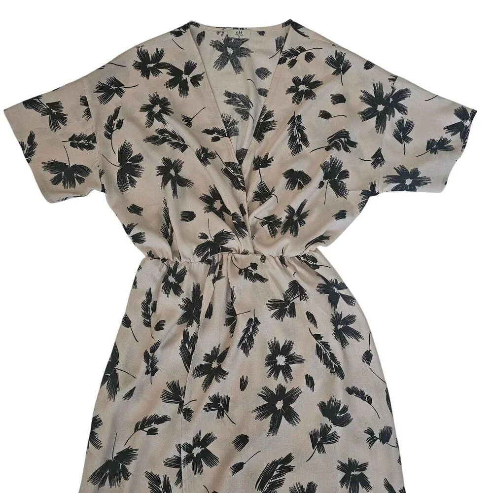 n/t Women's Beige & Black Floral Elastic Waist V-Neckline Maxi Dress Size Small - Picture 4 of 13